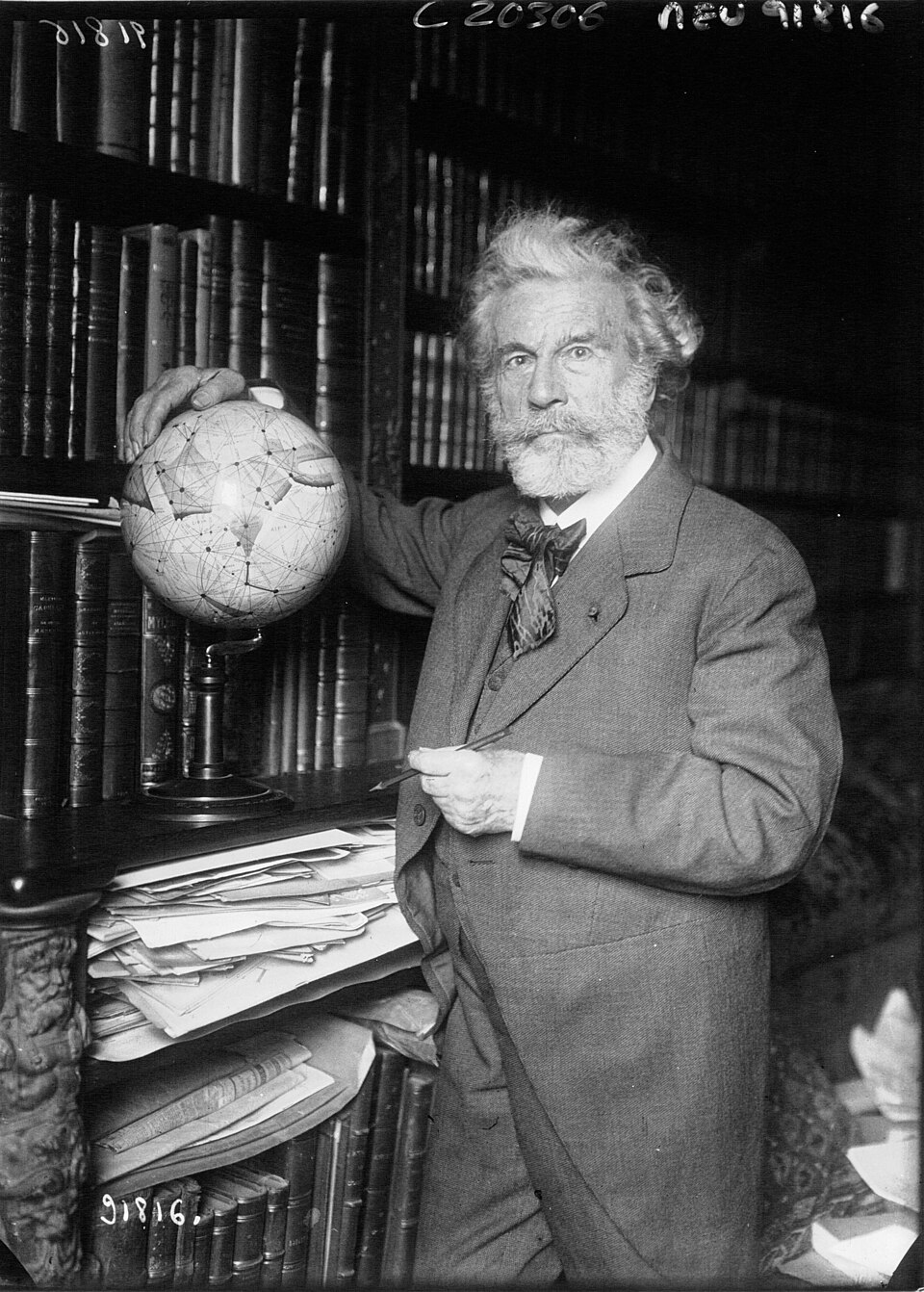 Astronomie Populaire de Camille Flammarion: La Joia de la Divulgació Astronòmica del Segle XIX